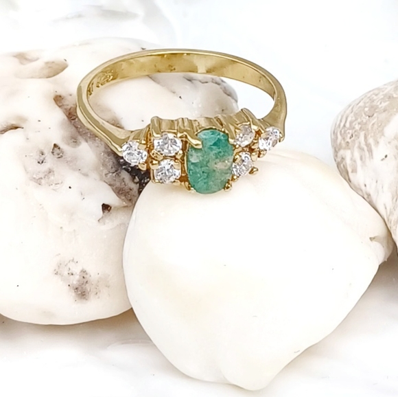 Green Stone and CZ Gold Ring - Picture 5 of 11